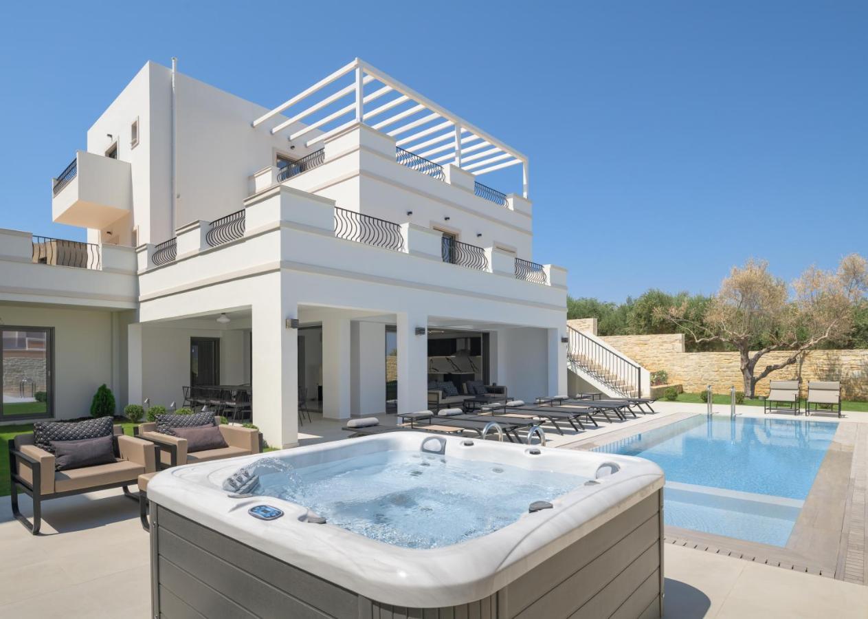 Ivory Villa, With Effusive Design, By Thinkvilla *
